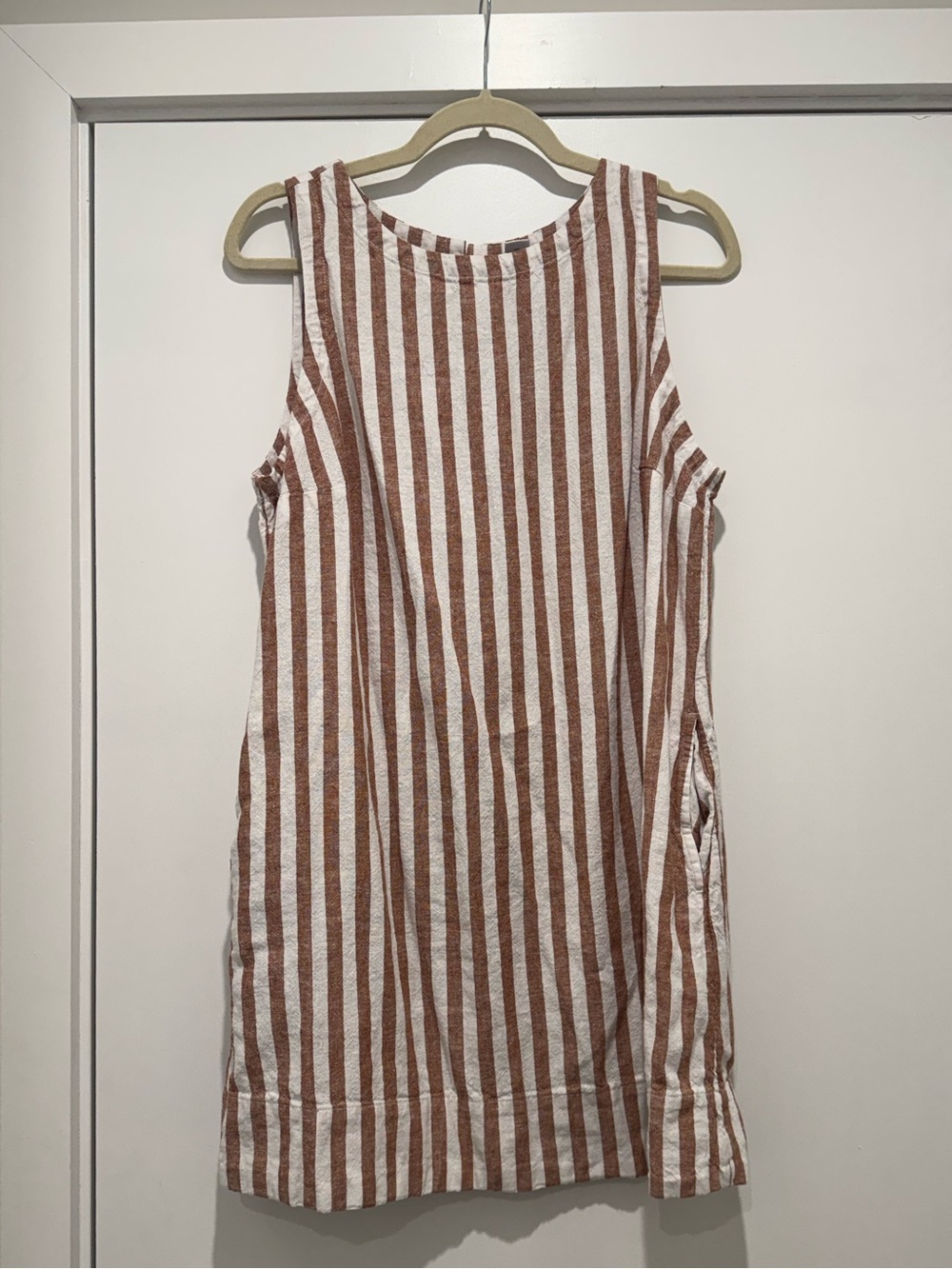 Old Navy Sleeveless Rust and White Stripe Shift Dress
